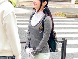 【素人ナンパ】「ちょっとだけならぁ…♥」上京したての女子大生が、ぬるぬる素股で発情→生ハメ中出し！！