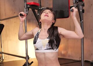 四十路の筋肉熟女(春谷美雨)がザーメンプロテインを口内射精で受け止めるセックス