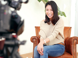 若くて元気な男子とたっぷり汗をかいて乱れまくる京都生まれの人妻