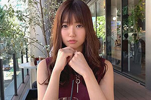 透明感抜群の清楚系OLさんは、無自覚にエロさを醸し出す、いや実際にエロい魔性のオンナ！