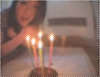 【自撮り脱糞】軟便うんこにローソクを立てて嬉しそうにお祝いする女性ｗｗｗ