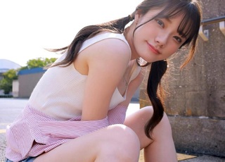 【顔射手コキ】豪快に舌を絡ませ恋人気分の性行為でイキ果てるお嬢さん