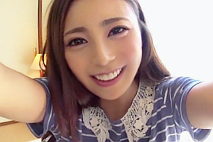 ［素人軟派］美人の学生とパンティ越しにズンドコ『彼より激しい(*ﾉωﾉ)』簡単即イキ…チョロイ娘の濡れマンコへ溢れんばかりに大量中出し