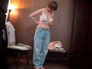 【素人企画】芸人になりたいノリのイイ女子を巨根でイカせる♡巨根をぶちこんで半泣きの調教エッチ