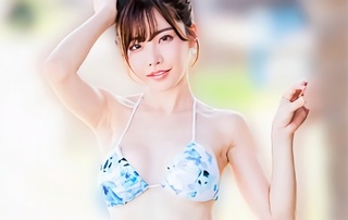 【深田えいみ】色白巨乳、超絶カワイイお姉さんの淫乱痴女がビーチで素人男性を逆ナンパ！ラブホでパコパコしまくる濃密ハメ撮りセックス！