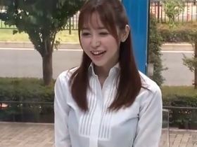 ミニスカデカ尻OLをストレッチ体験と称してナンパ！淫猥な手技で発情させて生挿入中出し！