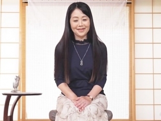 〖六十路〗可愛らしい雰囲気で、年齢よりずっと若く見えます 恥じらう姿が艶めかしい