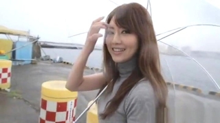 ジュポ、じゅぽじゅぽ！超美形でほっそりな女優が野外の草むらででチンチンを咥えて口淫！吉沢明歩 普段のその姿から想像出来ない程の淫猥さ！