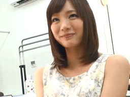 清楚系AV女優がいろいろなシチュエーションで男優に責められ汗だく絶頂
