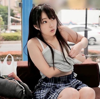 華奢だけど張りとボリューム感のある美乳がとても印象的！ヨダレを流しながら快感に耐えるJK！