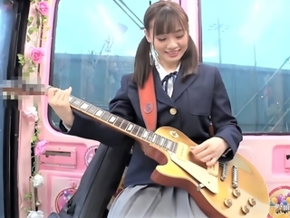 【マジックミラー便】黒タイツを穿いた低身長ツインテール女子！ロリフェイスな軽音部JKマンコに巨チンがイン！【素人ナンパ】