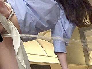 素人企画でスカート清楚アイドル級の美少女がえちえちSEX！待ってダメイク♥対面ハメ羞恥ハメ潮イキ潮！