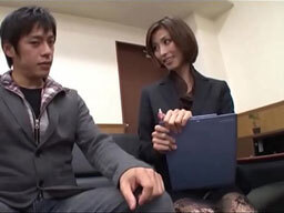 男優オーディションを自身の身体で試す女性社長
