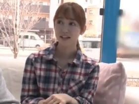 ナンパした子持ちのママさんに人助け企画と称して素股へ持ち込みナマ挿入中出し！