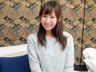 【素人ナンパ】可愛い美少女に謝礼を渡しインポおじさんのお悩み相談企画！絶頂しても止めないエロエロ電マ責めに絶叫アクメ！