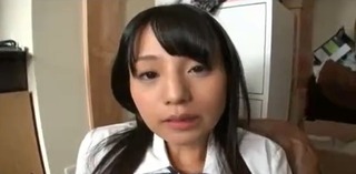 【清純美少女×中出し】清純な感じの黒髪ロング美少女と、散らかった自宅でハメ撮りsex！最後は制服コス着衣で中出ししちゃった♪
