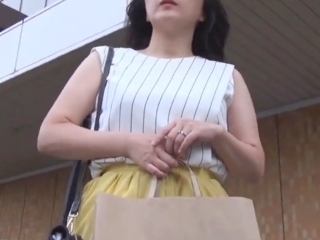 〔熟女軟派〕清楚で大人しい奥様も、本当はエッチが大好き 不貞行為で膣内射精