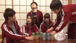 君の体に触れると興奮が止まらない！巨乳や美乳でスレンダーなjkたちが乱交のセックスで中出しされる！あおいれな 美しきエロスと迫力のシチュエーション！