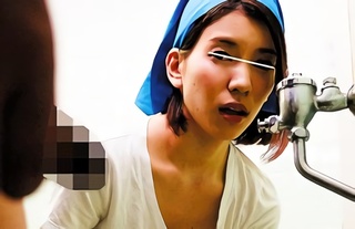 清掃のおばさん、巨乳美熟女（人妻）が久しぶりのチンポを見て発情！仕事そっちのけ、生チンポに跨り腰を振りまくる騎乗位の生中出し！！
