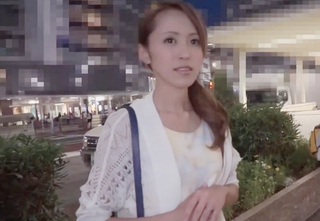 人妻ナンパ「いいわよ♥」仕事帰りのスレンダー美乳おっぱいの素人美魔女・美熟女おばさんを口説いてホテルで中出しするｗ