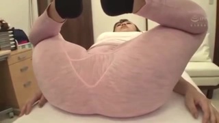 一般人のお姉さんが悪徳な整体師に拘束されてマッサージ機で辱めを受けてピストン！そんなにされたらおかしくなちゃう！沸きあがる情欲のまま入り乱れ燃え尽きるまで混ざり合う！