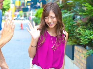 【人妻ナンパ】下着見せをお願いした素人奥さんをホテル連れ込み！夫を裏切る淫乱ビッチな浮気妻が他人棒で中出しされる不倫企画！