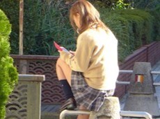 【ギャル】「もう、なにするのぉ」巨乳スレンダーな可愛らしいギャルパンツを見せて誘惑エッチ