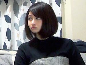 ［ナンパ 盗撮］華奢カワなチビ娘に好き放題『この格好恥ずかしい』巨根晒してその気にさせ…小さな身体に激ピストンをぶち込んだ様子を撮影