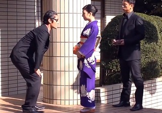 【エロドラマ】「や、やめろっ！！」亡き組長旦那の後を継ぎたいスレンダー美乳おっぱい美魔女が子分たちに辱められちゃうｗ