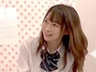 【美人】ヤリスギ性ご奉仕で爆シコ美人ギャルのJKリフレ嬢がお客とえちえちSEX！その流れを盗撮！羞恥なガニ股の突き上げ！