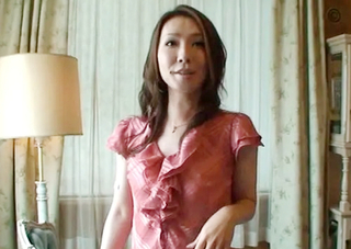 【三十路・美魔女人妻】「主人には内緒です…♡」スレンダー美乳おっぱいの妖艶な美熟女おばさんがお金稼ぎにホテルでセックス！