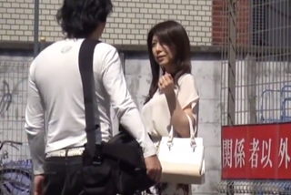 〈人妻ナンパ〉オナニーのモニターなんて怪しいことこの上ないが欲求不満に電マのマッチングはやはり最凶！ww