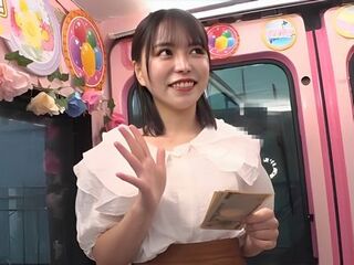 【MM便】可愛い美少女JDがぬるぬるオイル手コキに挑戦するエロ企画‼スケベな手つきで肉棒を責めなし崩しセックスに‼