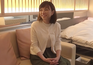 【美魔女】「あぁん♡すごい気持ちぃ♡」スレンダー巨乳おっぱいの色気がヤバい素人人妻・妖艶美熟女おばさんのSEXが抜ける！