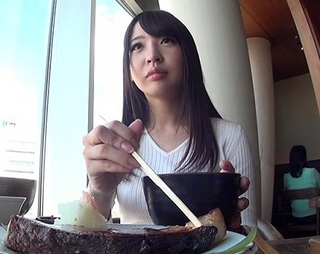 【人妻ナンパ巨乳】新婚ながらも他の男に気を許してしまい無許可中出しされる奥様