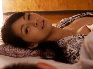 〚森美希〛胸チラが工口い40代母に興奮して勃起チクビを吸ってクンニでアクメ☆☆ベテランのフェラテクを満喫して家庭内不倫