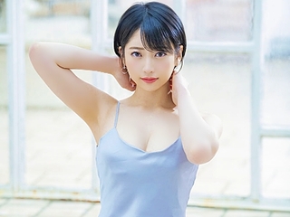 《夏目響》クール系？猫系？の美し過ぎる巨乳お姉さんがAVデビューでバキュームフェラ☆☆手マンで潮吹きアクメして騎乗位ピストン