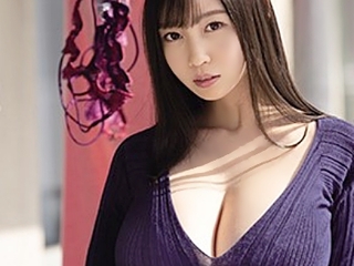 Hカップな淫乱な体の人妻♪ 自宅に不倫相手を呼んで濃厚なプレイを楽しんで乱れあうことになる
