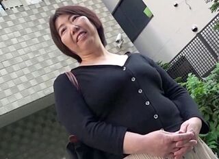 性欲旺盛の素人熟女！５５歳のドスケベ完熟おばさんが本能全開で激しくセックス！ガチイキまくり＜ハメ撮り＞