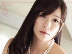 社長令嬢に優しくされて昔の女癖をもろに曝け出すお抱え運転手 かすみ果穂 藤下梨花