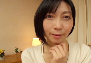 【五十路・人妻熟女】「あぁん♡きもちぃ♡」50代に見えないミニスカ・美脚・スレンダー美乳おっぱいおばさんに膣内射精！