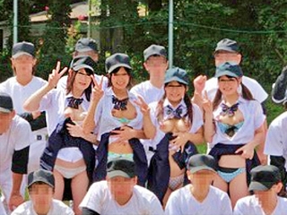 可憐な野球部のマネージャーをしている女子校生が、笑顔で部員の屈強な男の性欲処理をしまくる