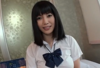 【無修正】豊満おっぱいの制服美少女がデカマラで生突きされて喘ぎ声が止まらない個人撮影