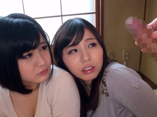 【センズリ鑑賞】最近ご無沙汰な人妻2人組が高額バイトでおちんちん見ちゃう///