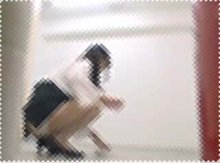 【着衣脱糞】トイレ間に合わなかった女性2人。漏らし過ぎてお尻が凄いことになる…