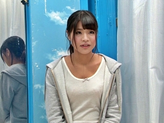 グラマーな肉体の女子大生が淫靡フェロモンをムンムン出してオチンチンを待っていますよ♥♥