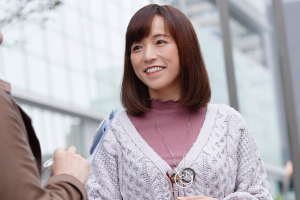 「人妻ナンパ」ご主人とはすっかりご無沙汰のスレンダー熟女妻が久しぶりのカチカチちんぽに我を忘れて中出しSEX