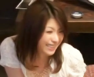 居酒屋で一人飲みしてる素人の人妻をナンパ！