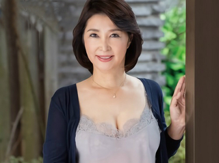 【六十路・人妻熟女】「あの人に似てるのね…♡♡」ムチムチ巨乳おっぱいおばさんが孫を誘惑して膣内射精SEX！【北村敏世】