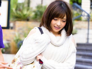【素人ﾅﾝﾊﾟ】話と擦るだけという約束が『聞いてないです…』乳首を転がされ大勃起!世間知らずのお嬢さんに生中だし